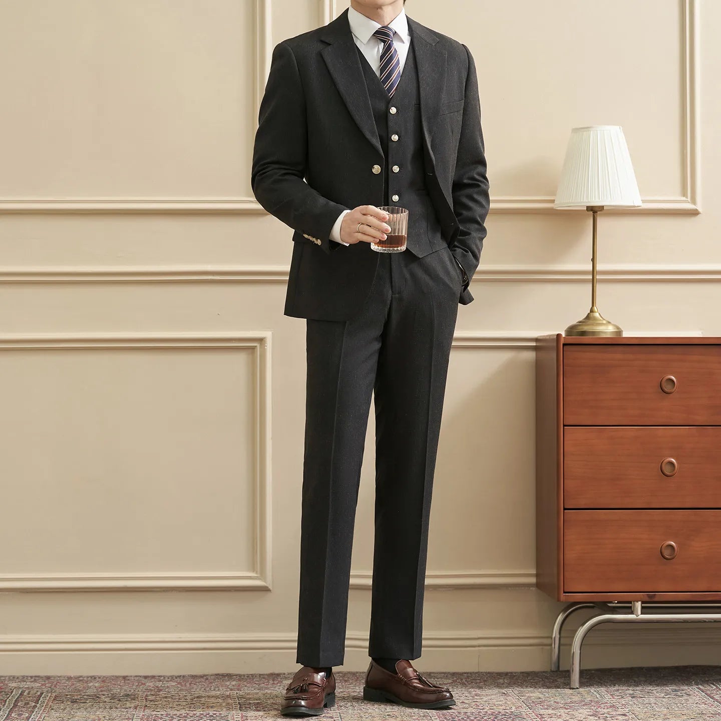 Ansoff men's fitted double-button suit set for summer and spring, ideal for cocktail parties and wedding ceremonies.