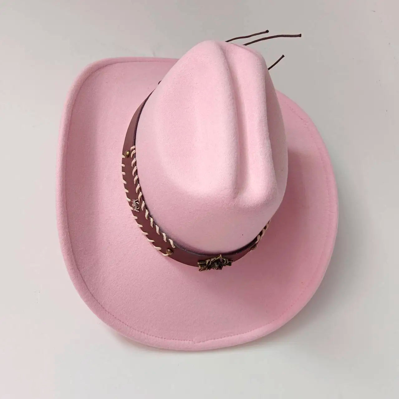 Ansoff cowboy hat with cow head design, monochrome felt, large brim, outdoor knight-style hat for men and women.
