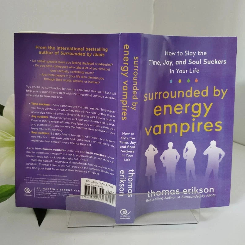 Four Hot-Selling English Books Think Like A Monk & Think And Grow Rich&The Summer I Turned &Surrounded By Vampires Livros Libros
