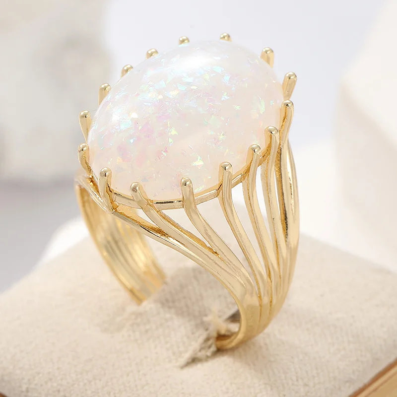 1pcs Elegant Retro Golden Color Ring, Oval and Simple Jewelry, Suitable for Wearing At Festivals, Banquets and Parties