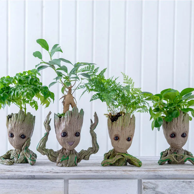 Miniature Groot figurine by Ansoff, 5cm tall, detailed desktop decor ornament, cartoon tree man for home decoration and crafts.