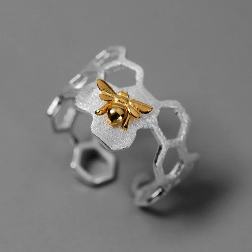 2024 Unique Punk Fashion Personality Retro Style Three-dimensional Ring European Pattern Artificial Ring Jewelry Wholesale