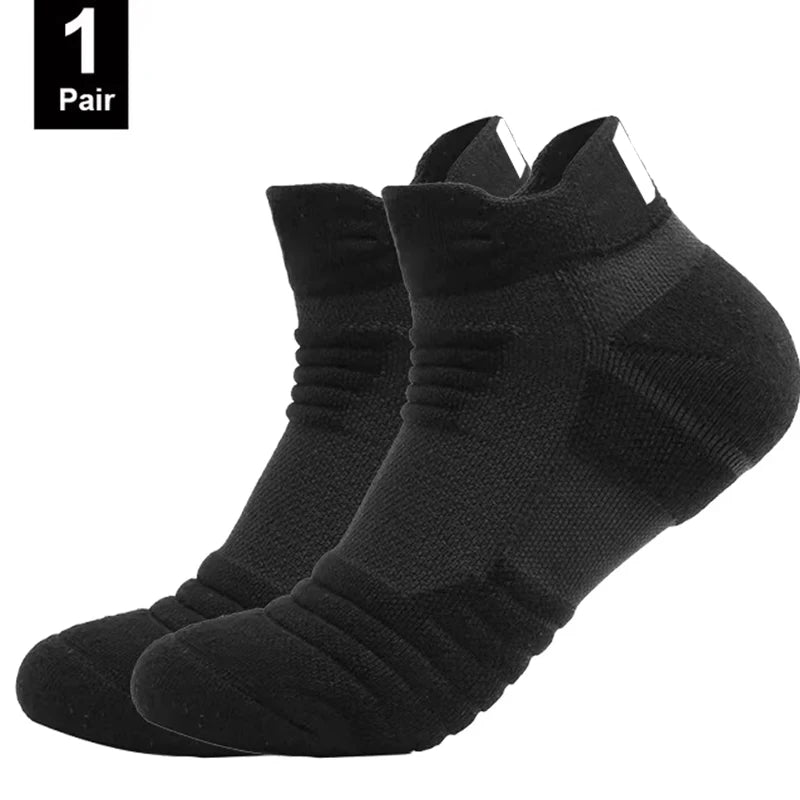 Ansoff men's anti-slip cotton football socks, short and long tube style, breathable and odor-resistant for soccer and basketball sports.