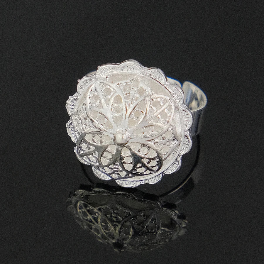 Elegant Silver Filigree Flower Jewelry Set Round Pendant Necklace Stud Earrings Bangle Silver Plated Dubai Style Bridal Wedding