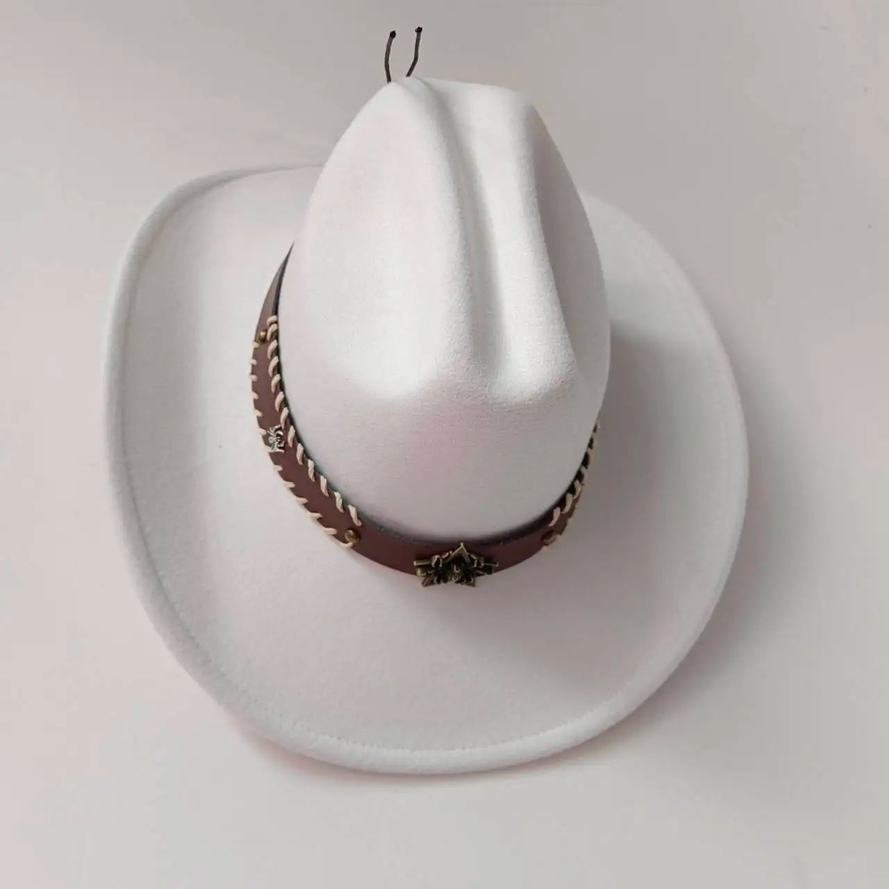 Ansoff cowboy hat with a cow head design, monochrome felt, large brim, outdoor knight-style hat for men and women.