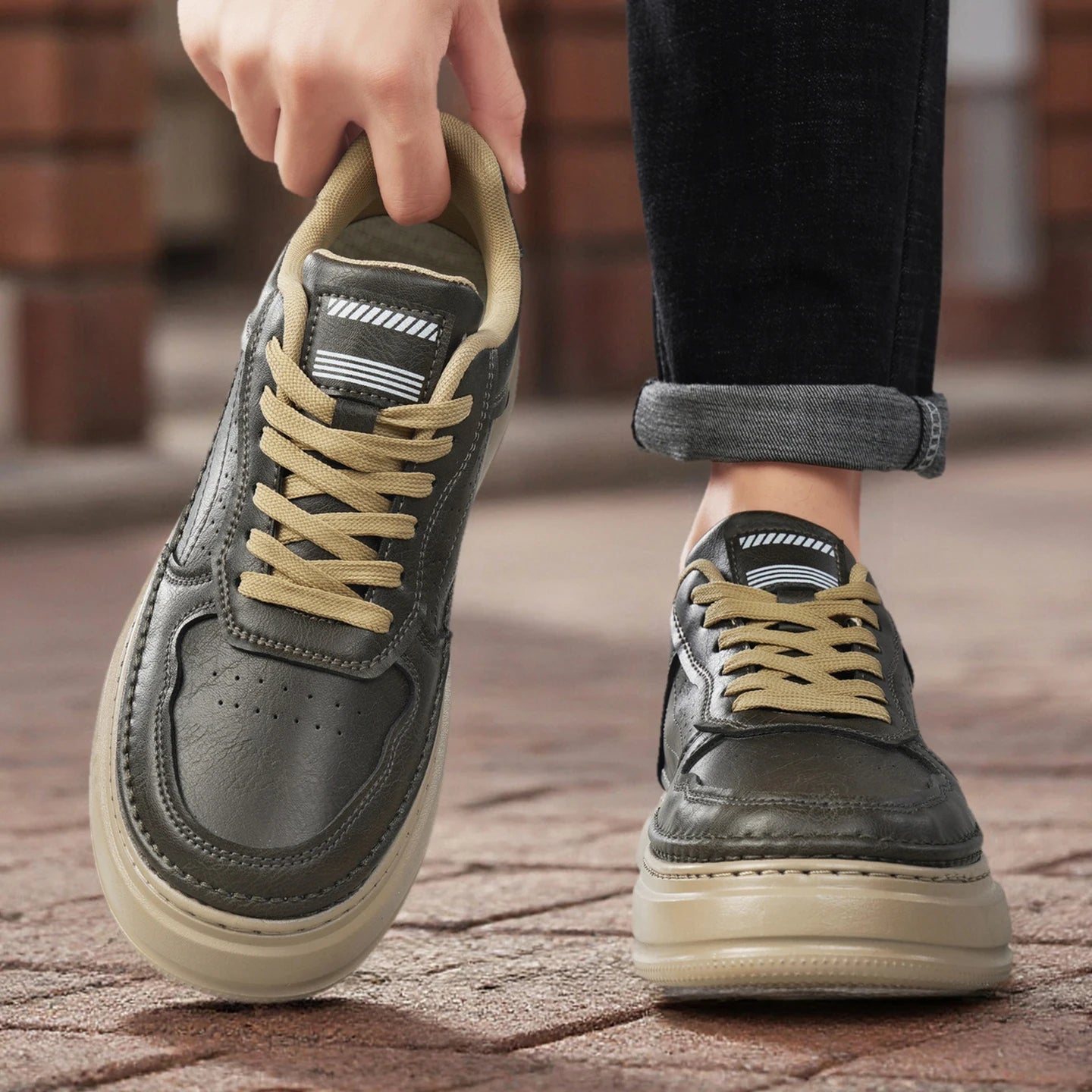 Men's Ansoff retro British style slip-on sneakers with thick soles, perfect for casual autumn wear and versatile sports use.