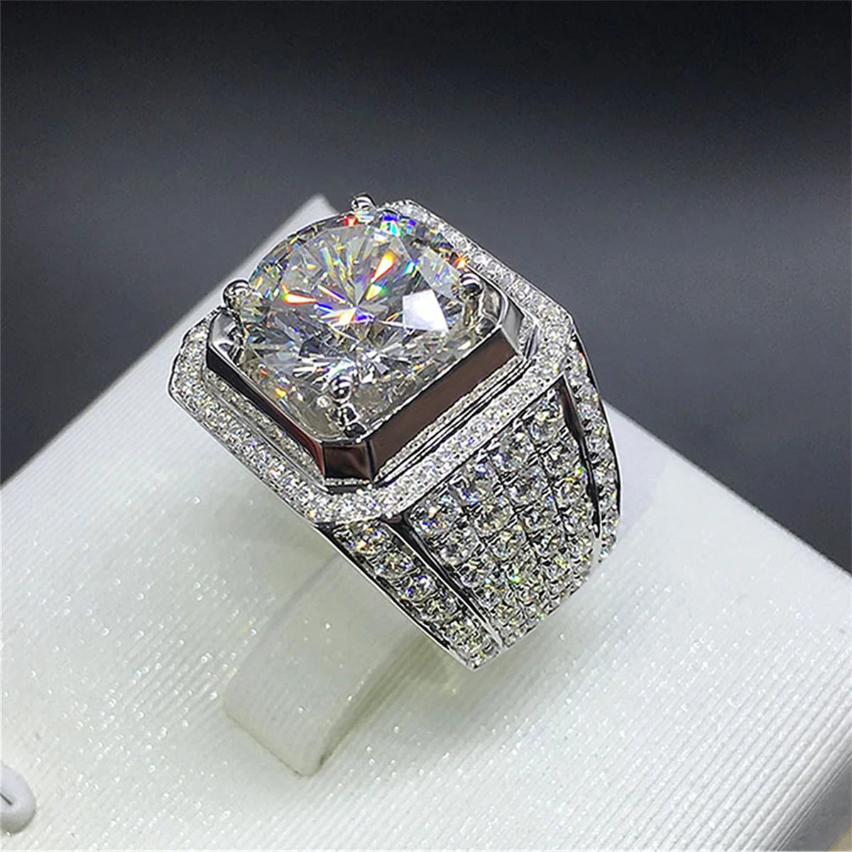 Gorgeous Men's Rhinestones Zircon Rings Luxury Silver Color Banquet Engagement Ring for Men Wedding Band Jewelry Gifts Wholesale
