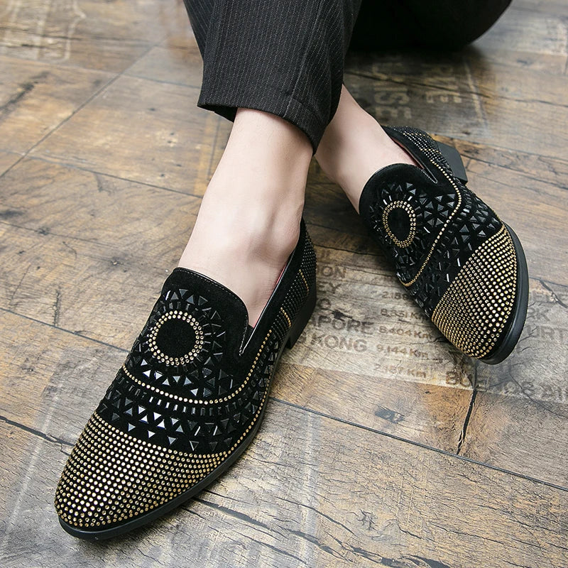 Ansoff men's pointed casual leather slip-on shoes with rhinestone embellishments, breathable single shoes for nightlife and fashion.