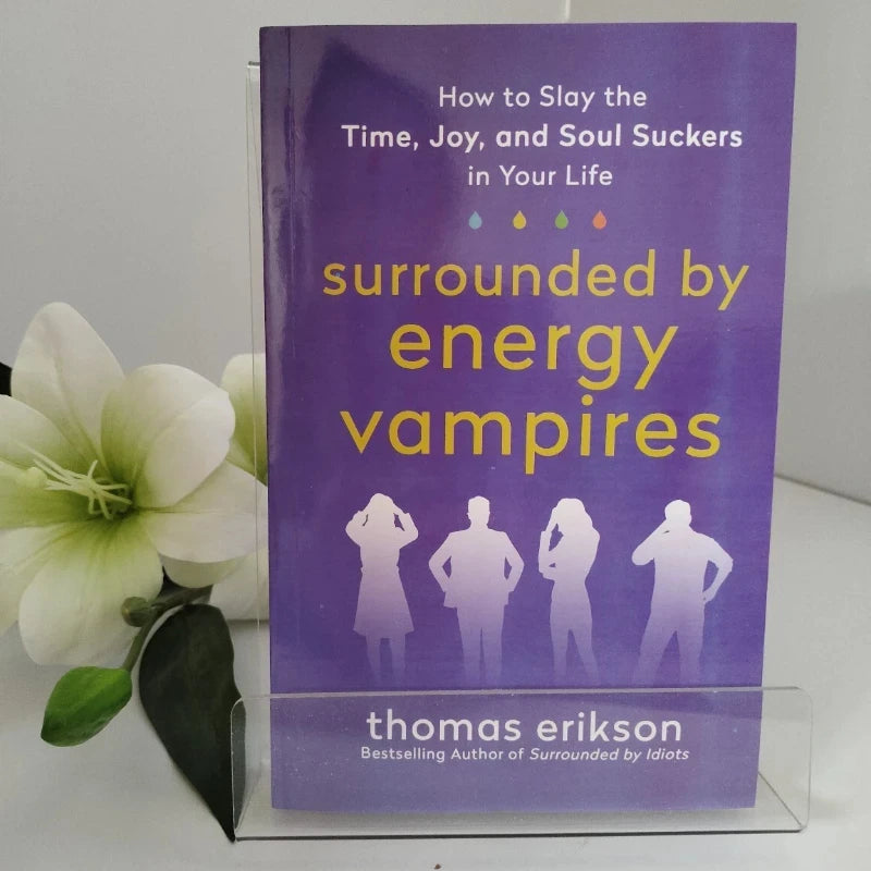 Four Hot-Selling English Books Think Like A Monk & Think And Grow Rich&The Summer I Turned &Surrounded By Vampires Livros Libros