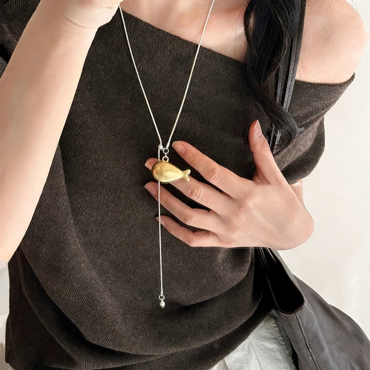 Minimalist Metal Water Drop Shaped Pendant Necklace for Women Simple Adjustable Long Black Rope Sweater Chain Fashion Jewerly