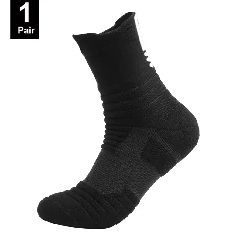 Ansoff men's anti-slip cotton football socks in black, short tube style, breathable and deodorizing for soccer and basketball, sizes 39-45.