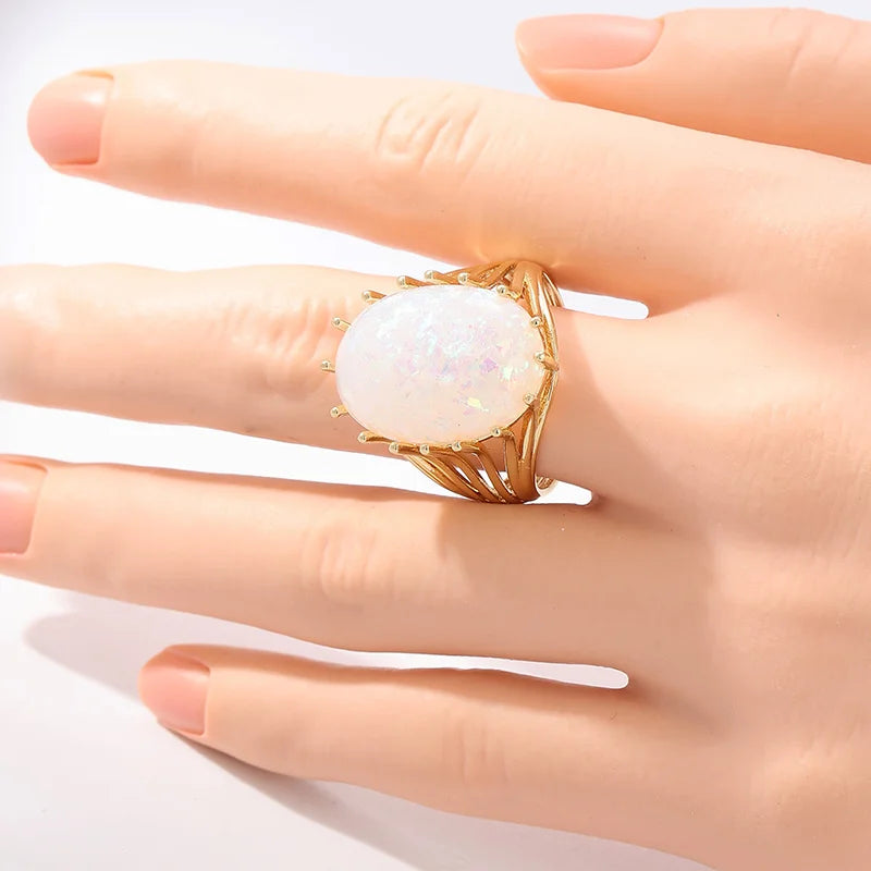 1pcs Elegant Retro Golden Color Ring, Oval and Simple Jewelry, Suitable for Wearing At Festivals, Banquets and Parties