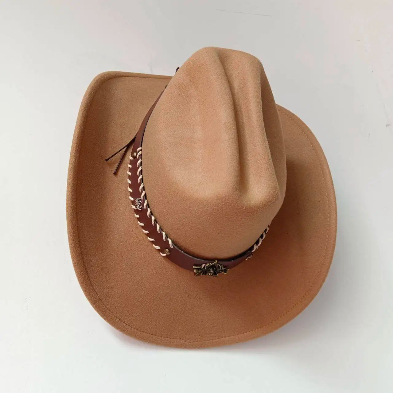Black cowboy hat with cow head design, wide brim, monochrome felt, suitable for men and women, outdoor knight-style accessory.
