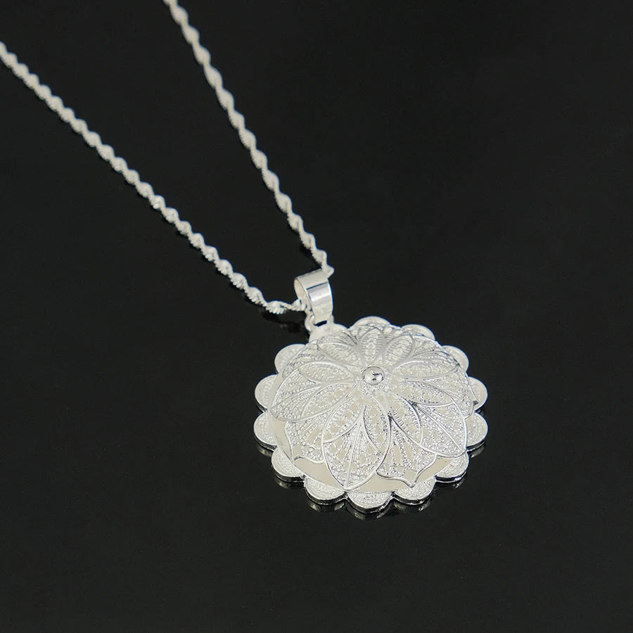 Elegant Silver Filigree Flower Jewelry Set Round Pendant Necklace Stud Earrings Bangle Silver Plated Dubai Style Bridal Wedding