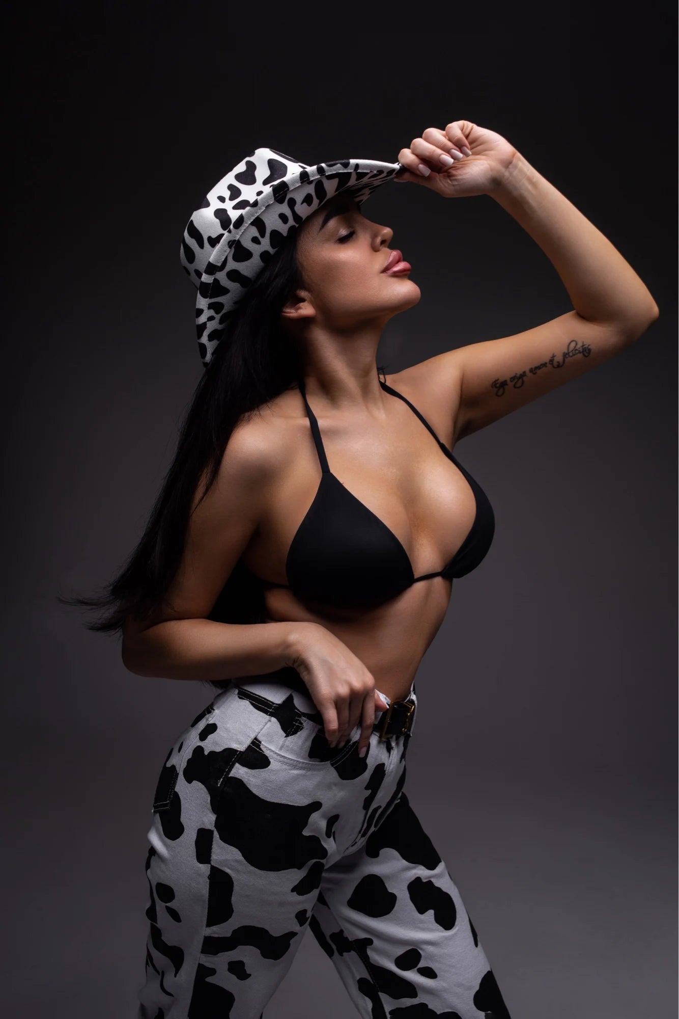 Ansoff cowboy hat with cow head design, monochrome felt, large brim, outdoor knight style hat for men and women